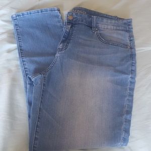 Platinum Chico's Ankle Jeans size 10. Medium